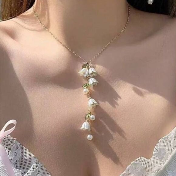 Elegant Floral Pearl Necklace S886 - Picture 1 of 6